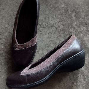 Clarks Asymmetrical Slip On Shoes 9.5W